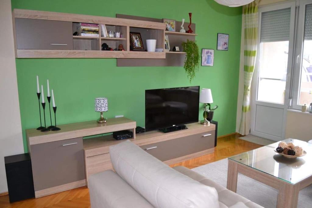 M Apartment *
